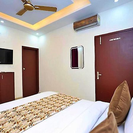 Hotel Sunlight Inn Ню Делхи Екстериор снимка