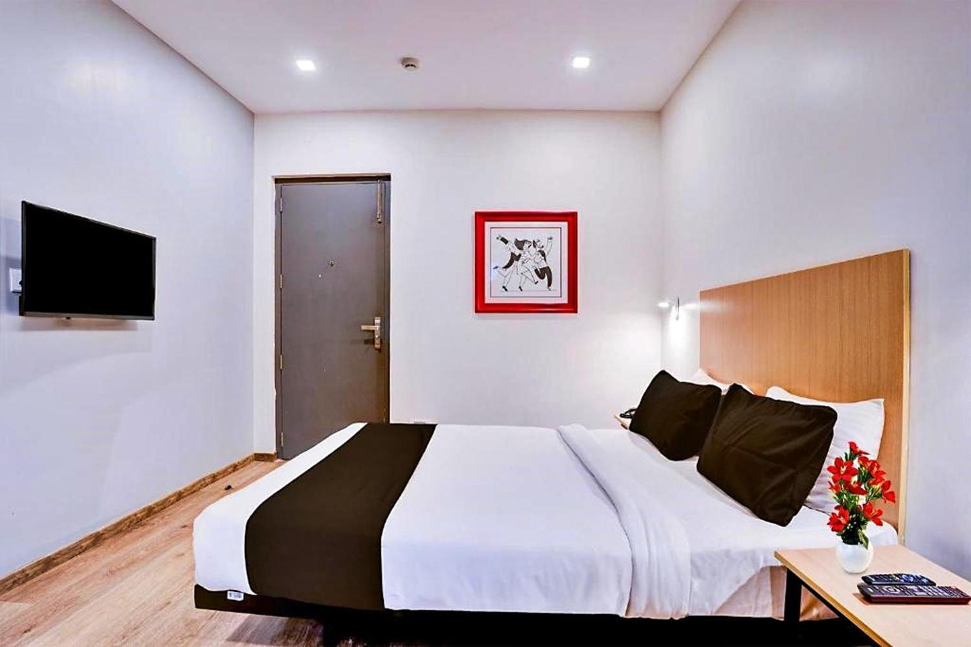 Hotel Sunlight Inn Ню Делхи Екстериор снимка